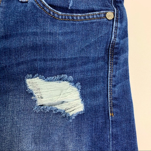 Rock & Republic Women’s Distressed Denim Shorts 8 - Picture 4 of 6